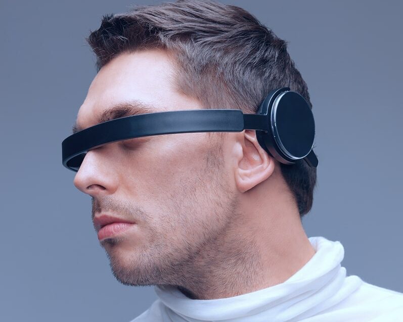picture-handsome-man-with-futuristic
